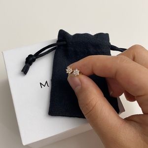 Mejuri flower studs